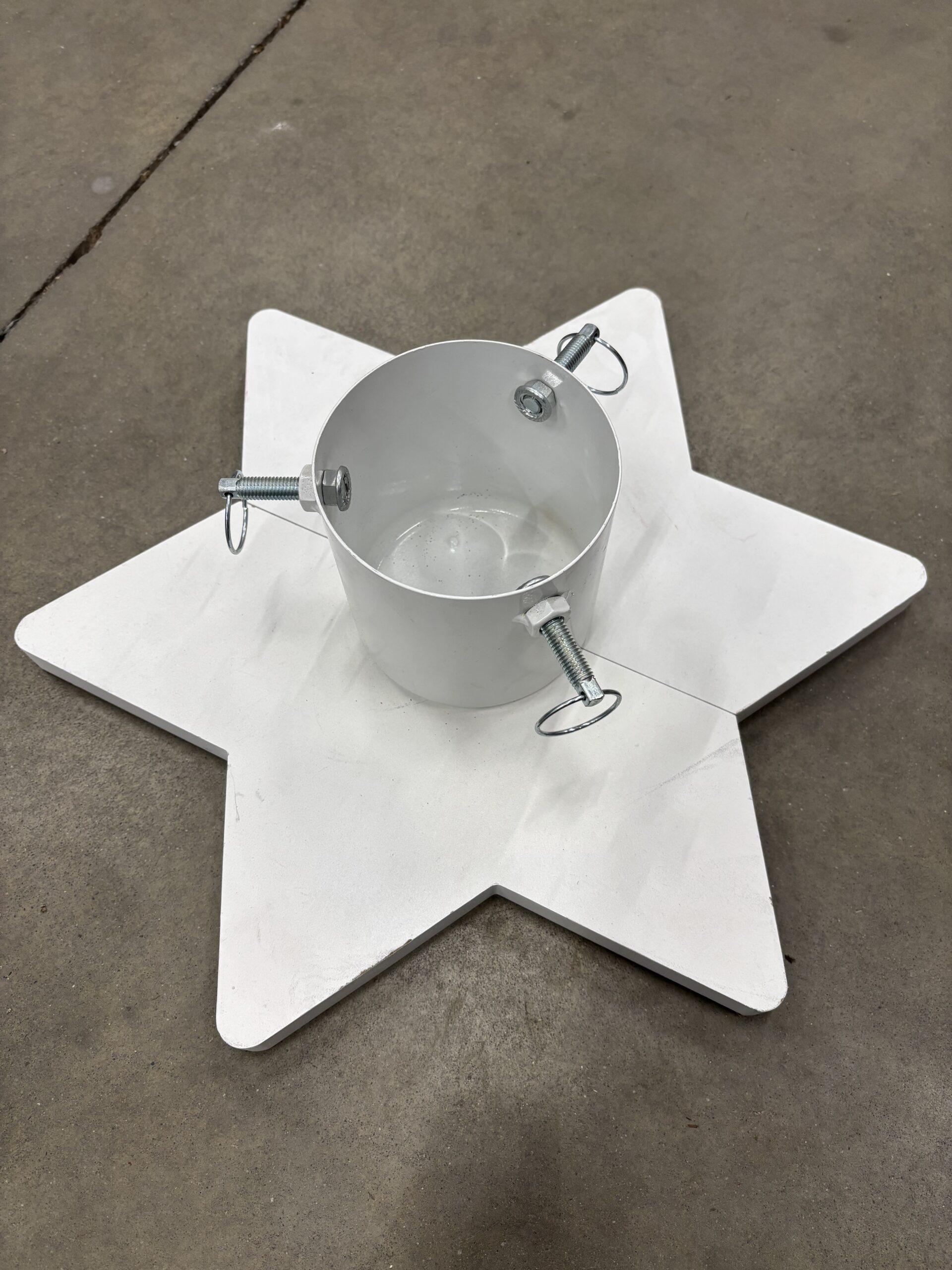 Kuusejalg puitalusel valge/valge (alusel väikesed värvikahjustused)